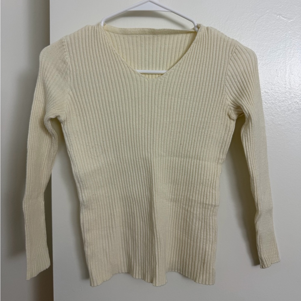 YesStyle Cream Ribbed 3/4 Sleeve Top